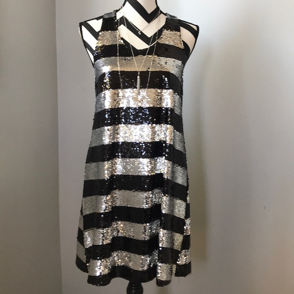 Black & Silver Sequin Dress - Picture 5 of 8